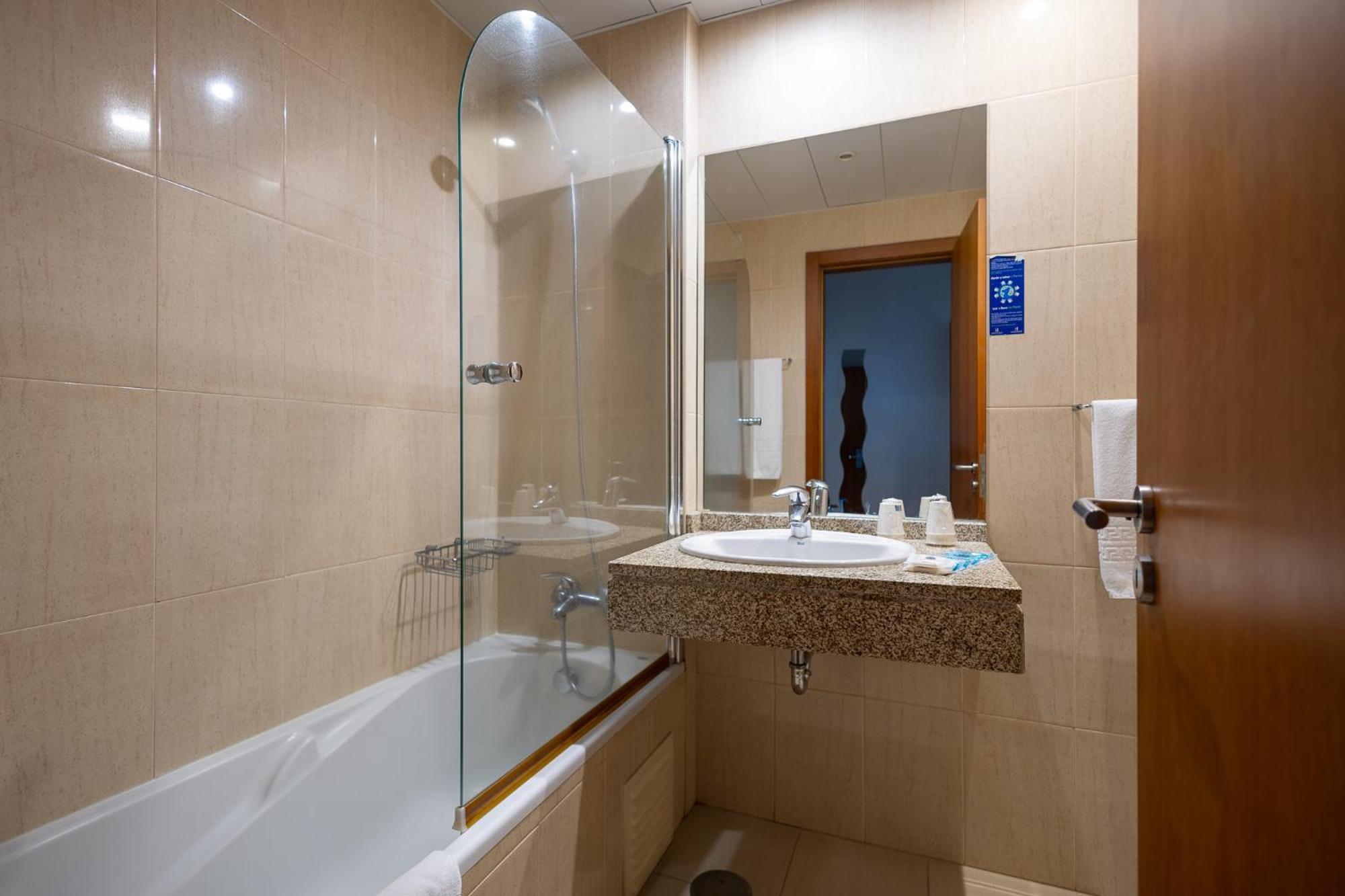 Hotel Apartamentos Geres Ribeiro Extérieur photo