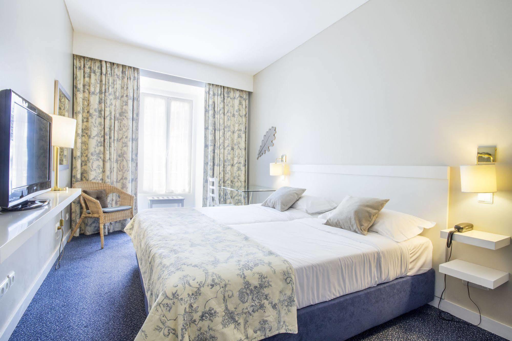Hotel Apartamentos Geres Ribeiro Extérieur photo